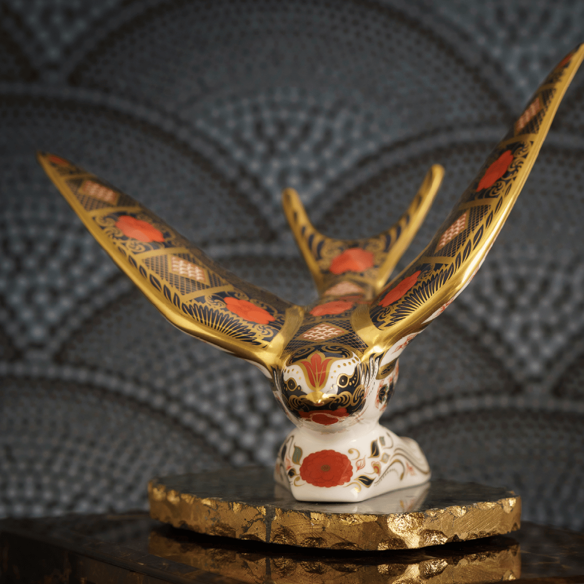 Old Imari Solid Gold Band Swallow Product Image